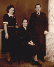 Istvan's sister and parents